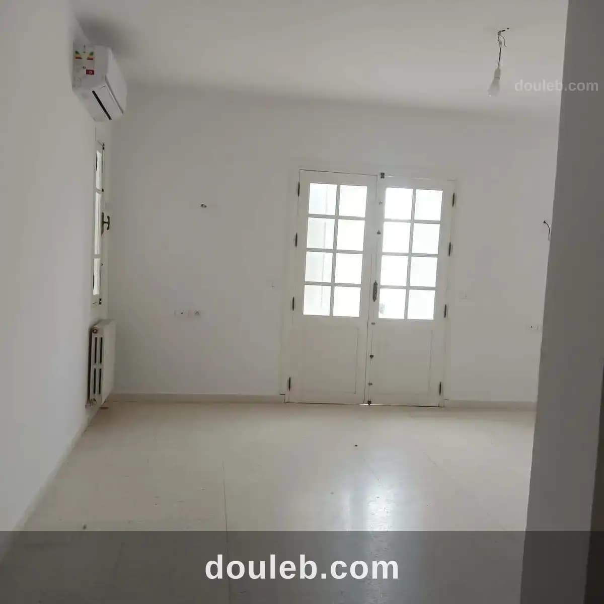 Etage de villa h4 neuf garage à Ariana