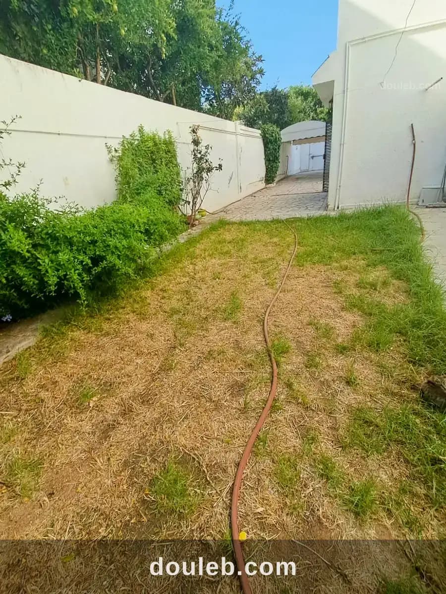 Menzah 9 rdc de villa s4 avec jardin à Tunis