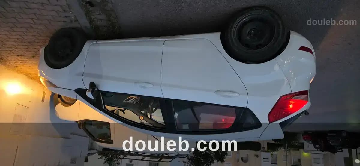 Ford fiesta - Miniature 3