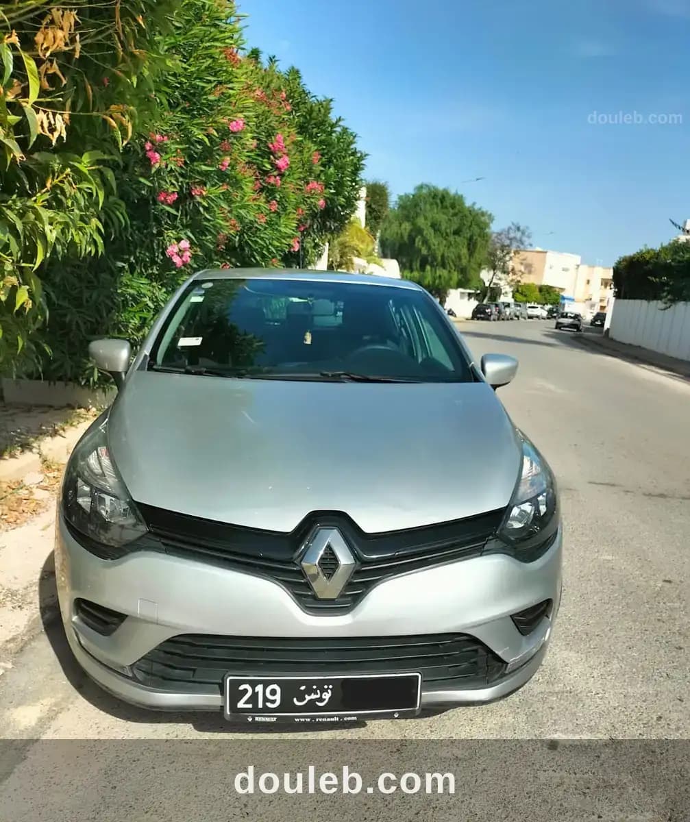 Clio tce tress bon état à Ariana
