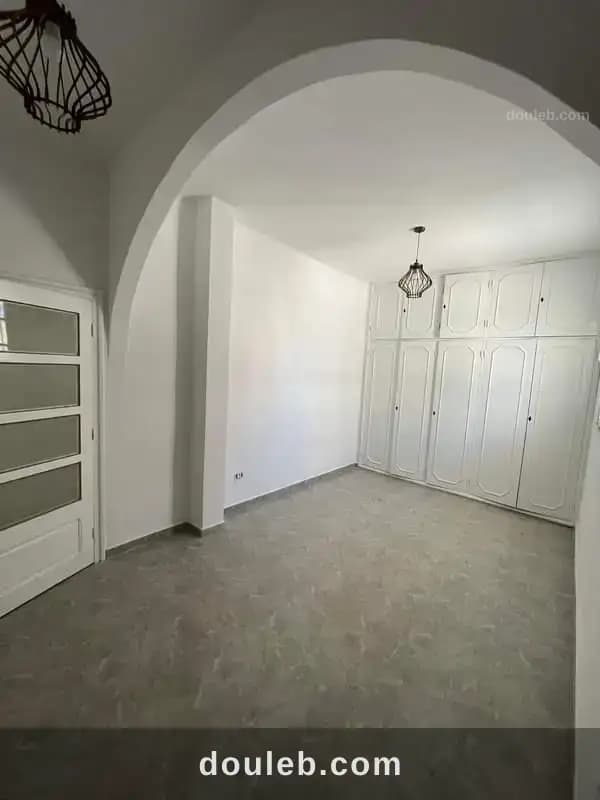 Appartement pour 2 filles à cité el khadra - Miniature 5