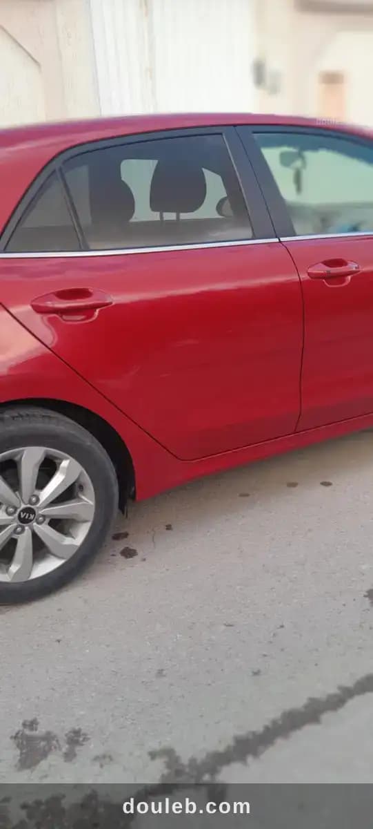 Kia rio d une dame en excellente etat à Ben Arous
