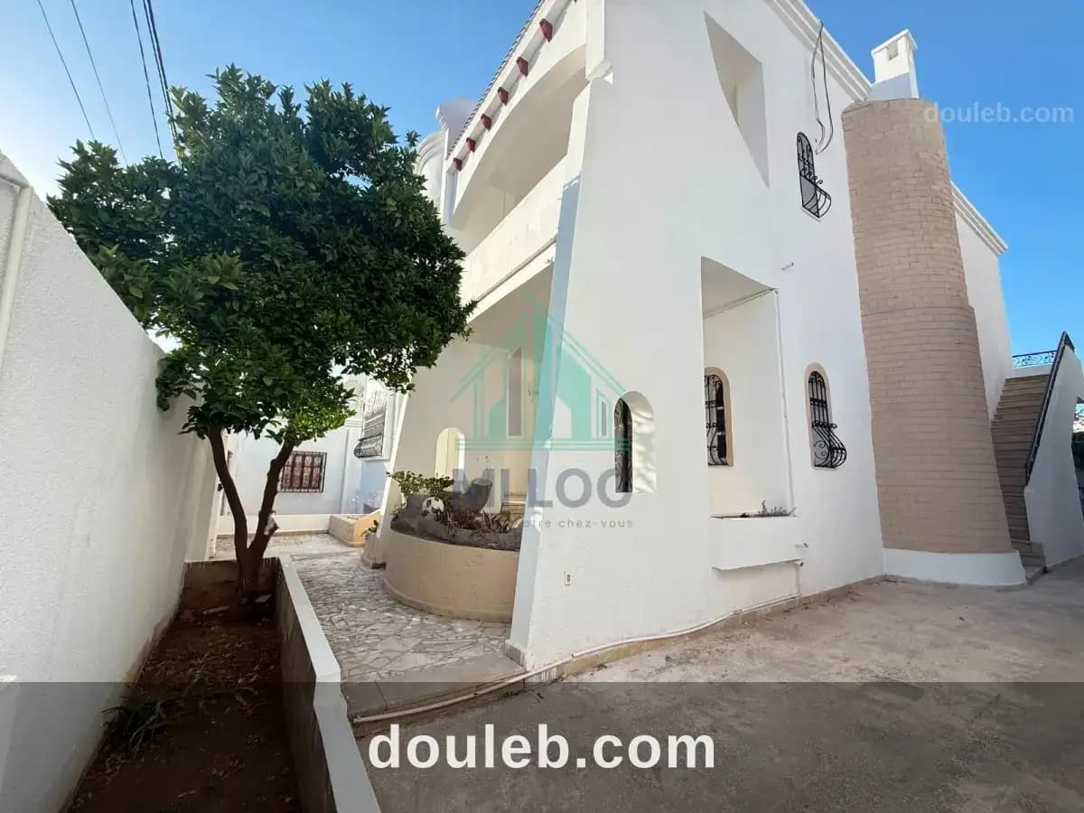 Villa s5 à la nouvelle médina à Ben Arous