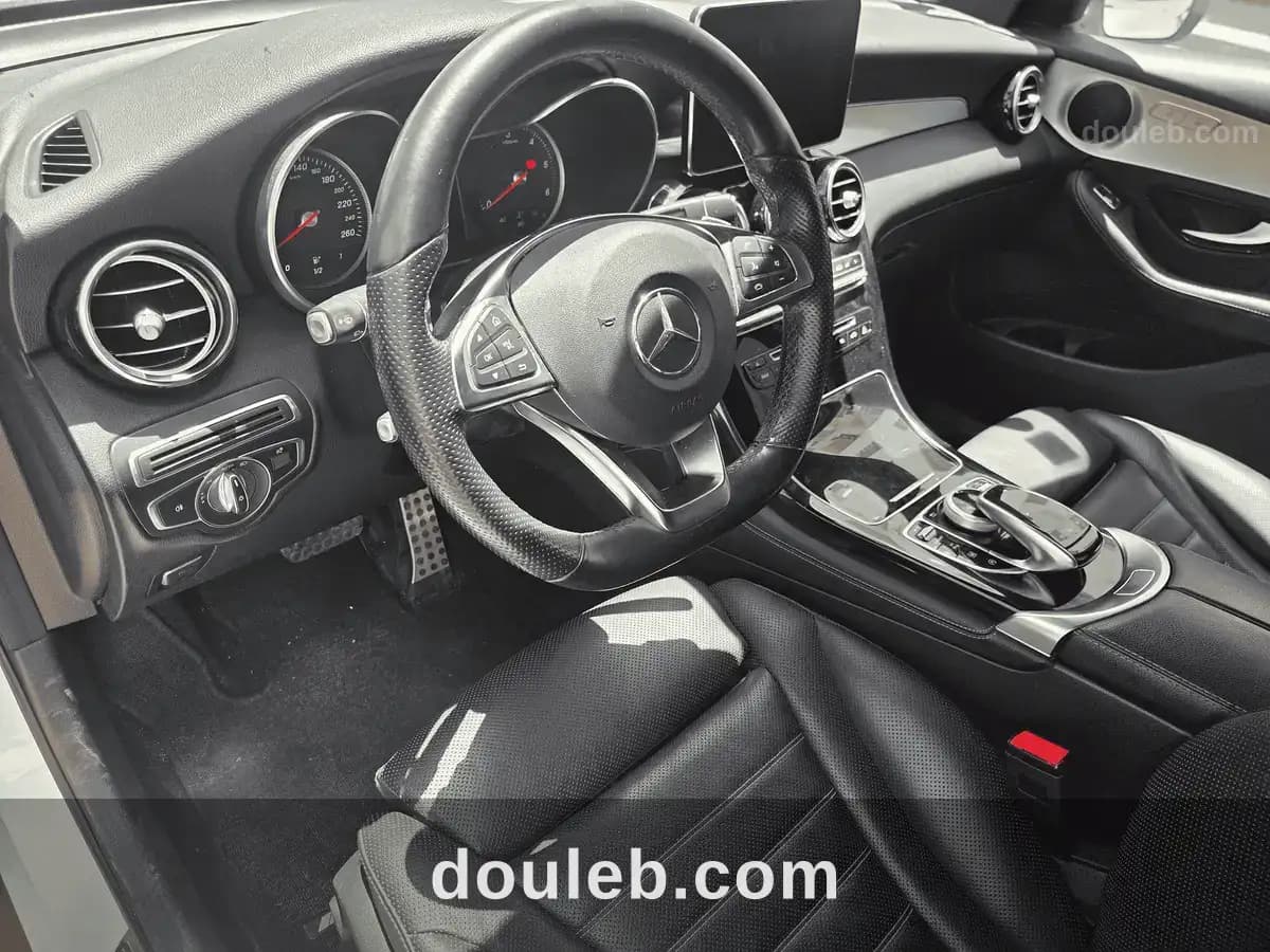 Mercedes glc 250 - Miniature 4