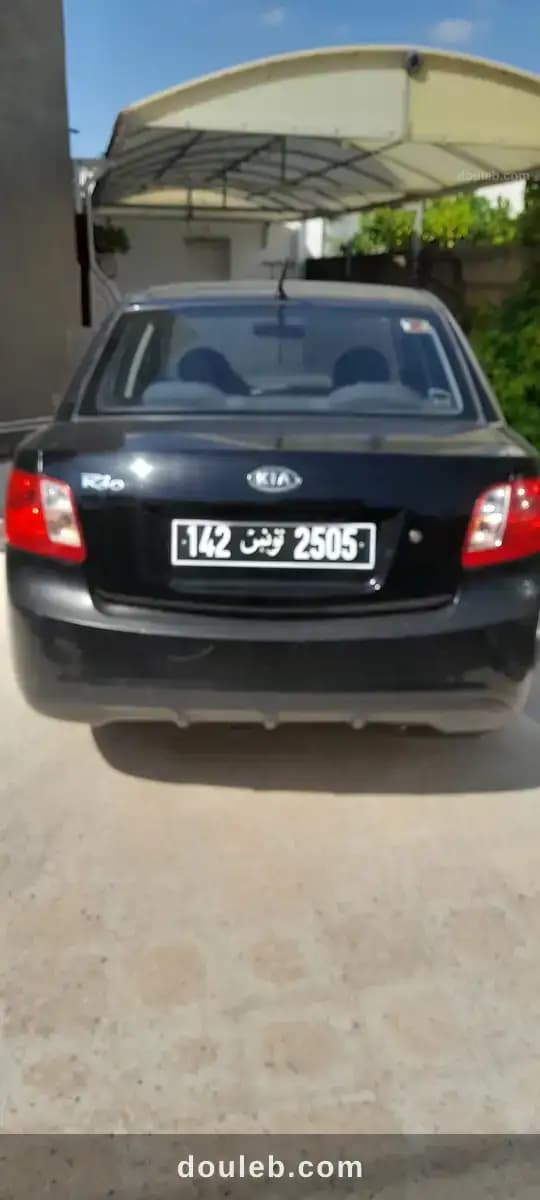 Kia rio bien entretenue - Miniature 2