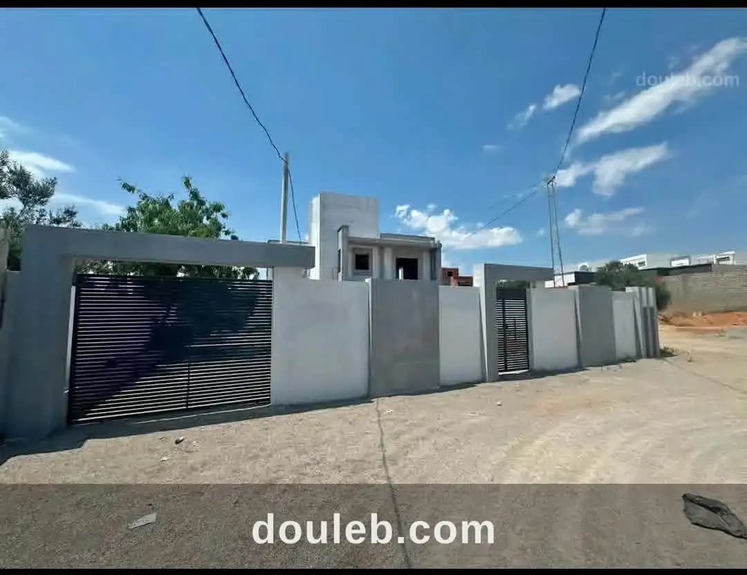 Av villa 700m avec piscine à hammamet sud à Nabeul