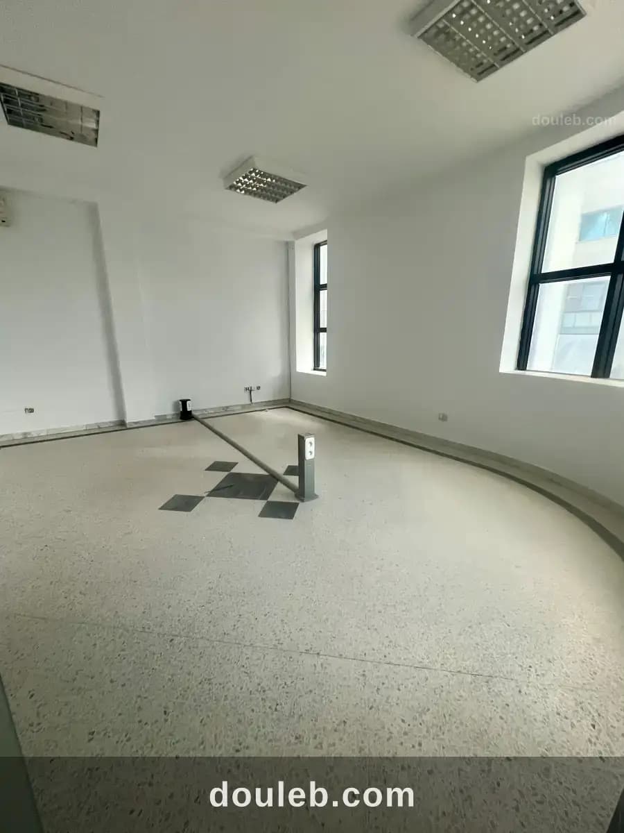 Bureau h4 de 120 m2 aux berges du lac 1 à Tunis