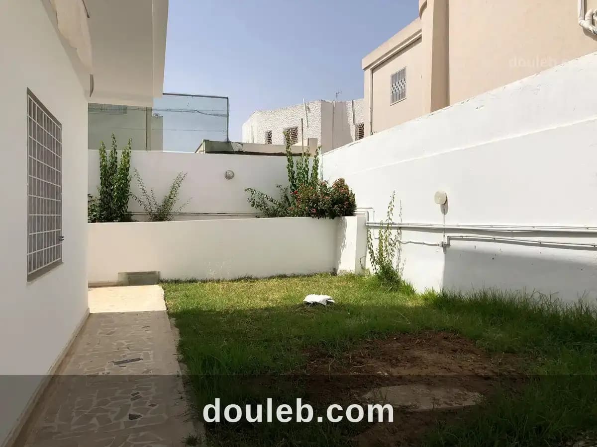 Villa s5 avec jardin à menzah 9a - Miniature 3