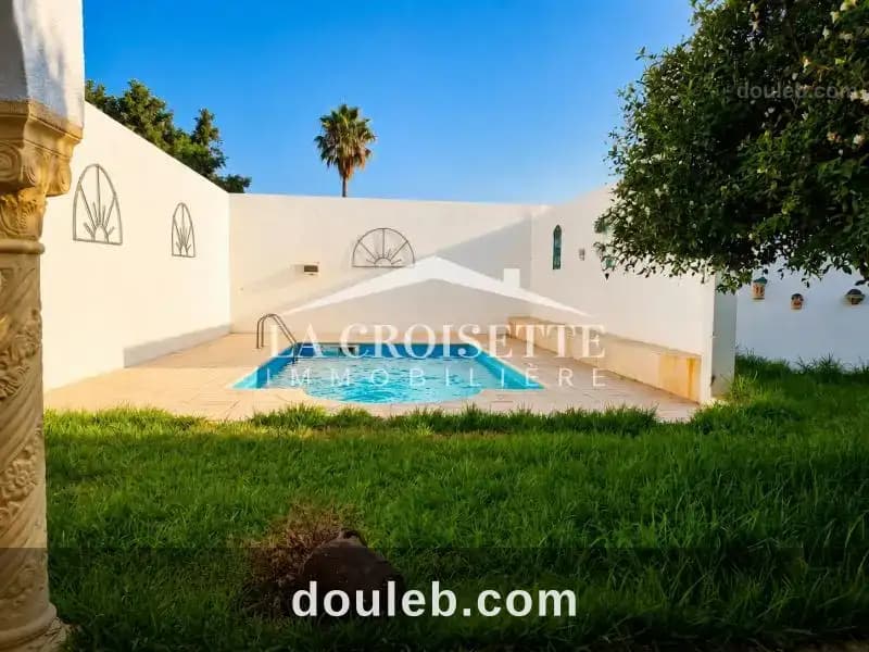 Villa s6 avec piscine à la marsa mvl0390 à Tunis