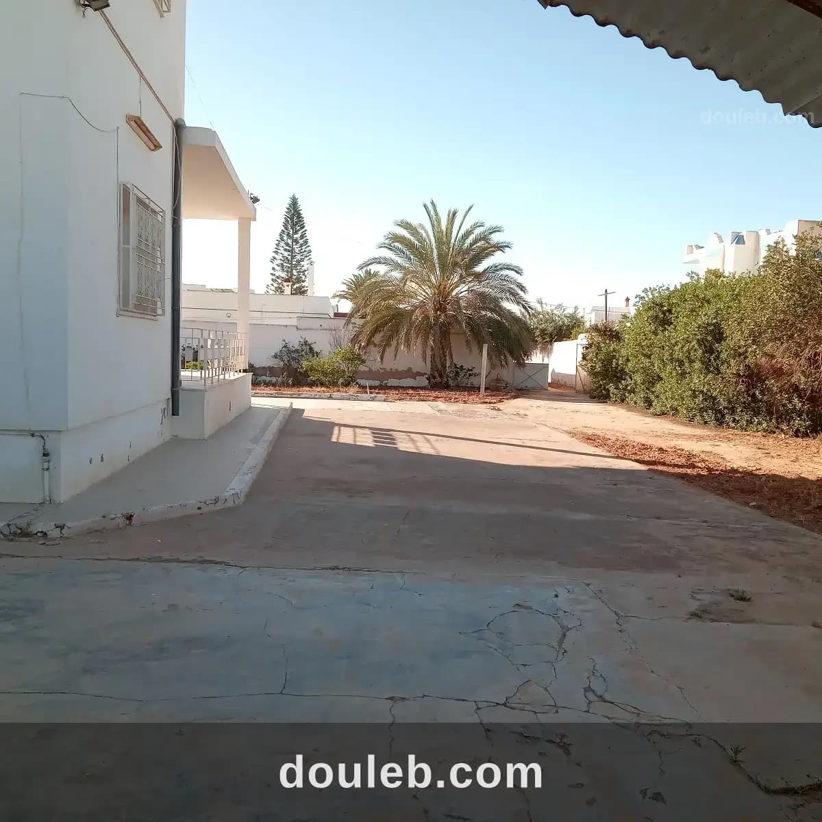 Route lafrane maison 260 m2 sur un terrain 1508 m2 - Miniature 3