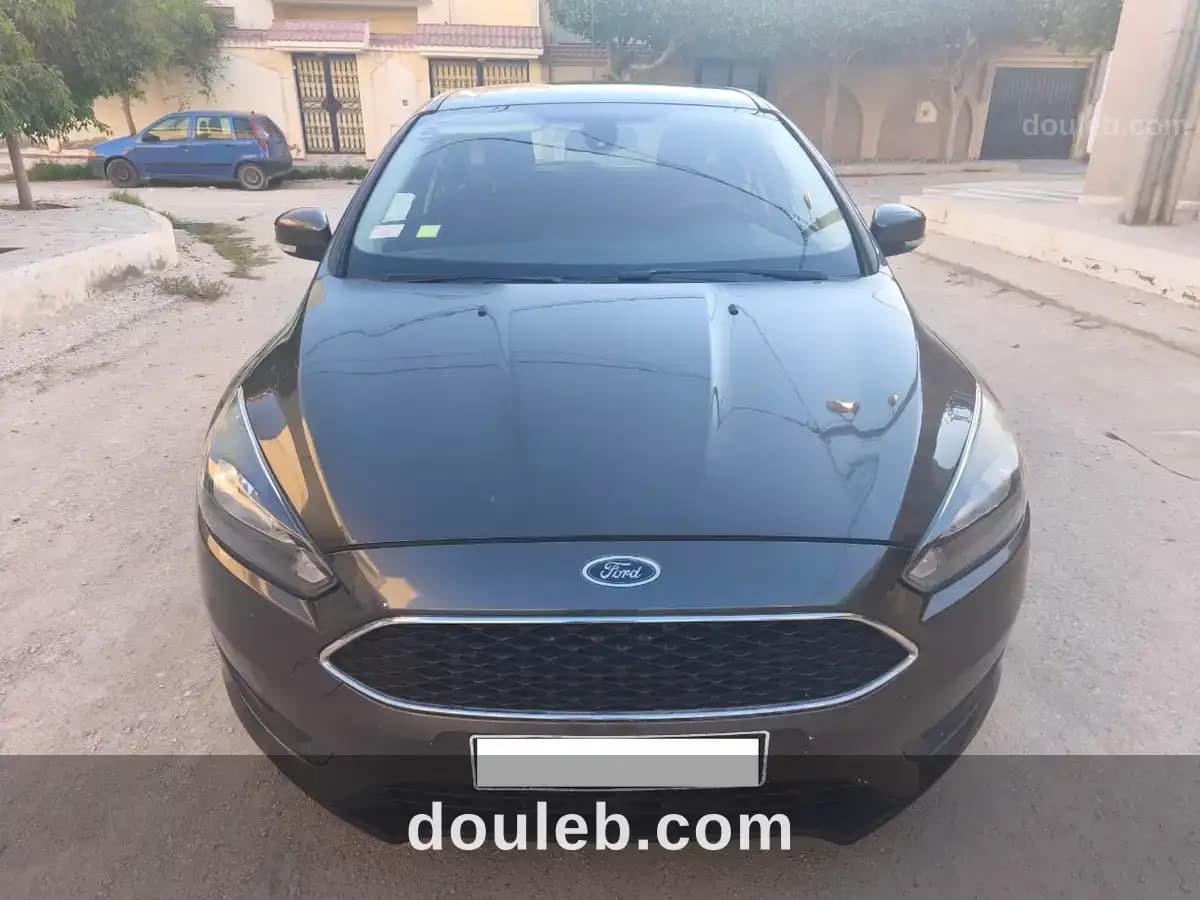 Ford focus ecoboost 125 ch première main 67000 km à Kairouan