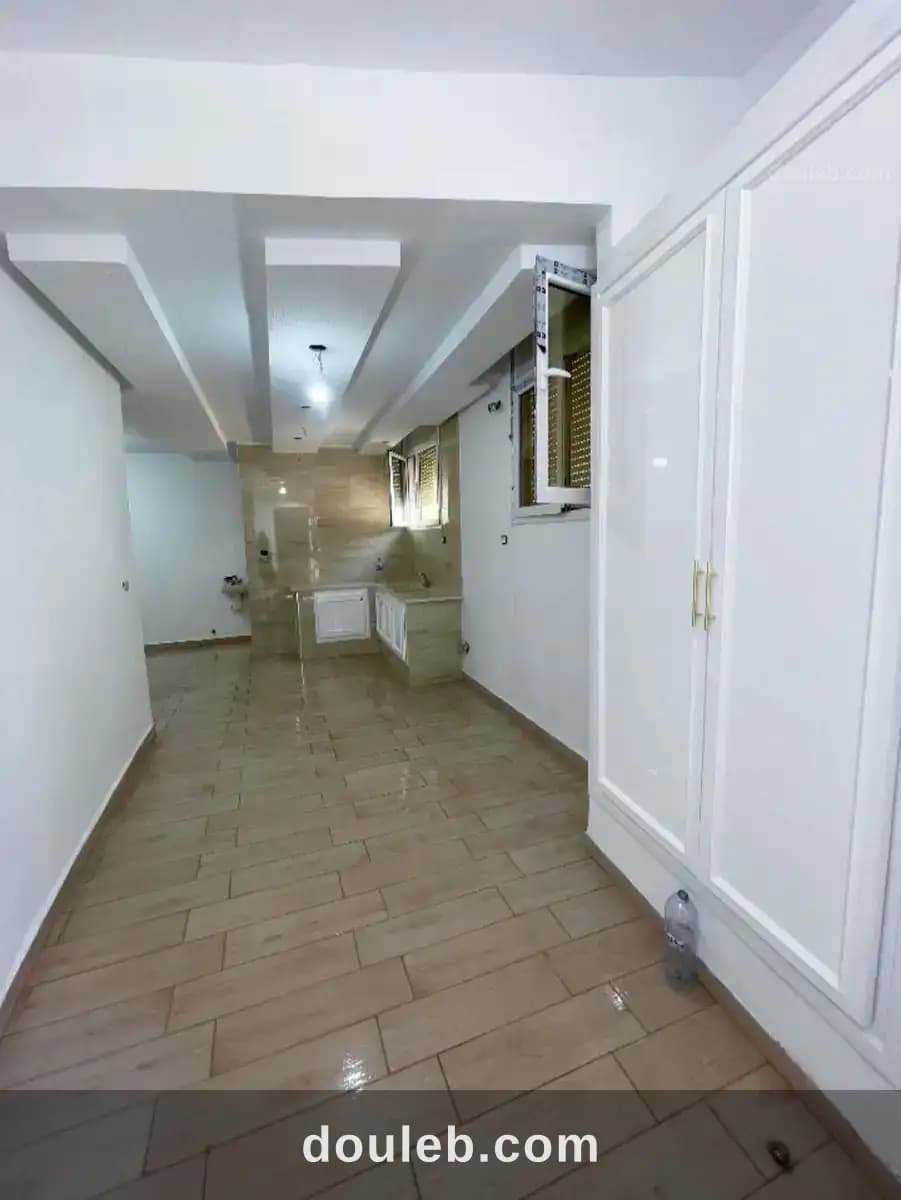 S1 neuf jamais habité à menzah 8 à Ariana