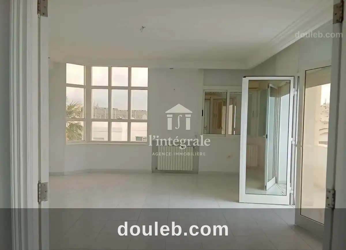 Magnifique étage d'une villa s3 à Ariana