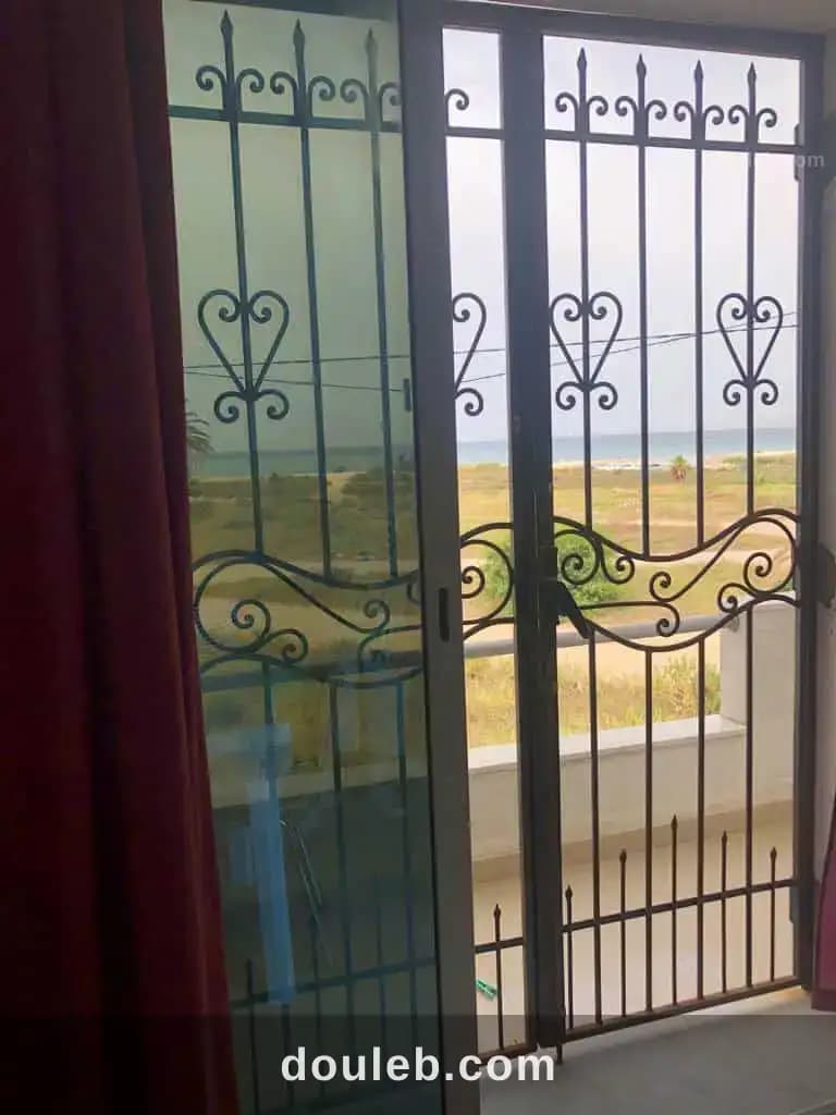 Appartement au bord de la palge sidi salem - Miniature 3