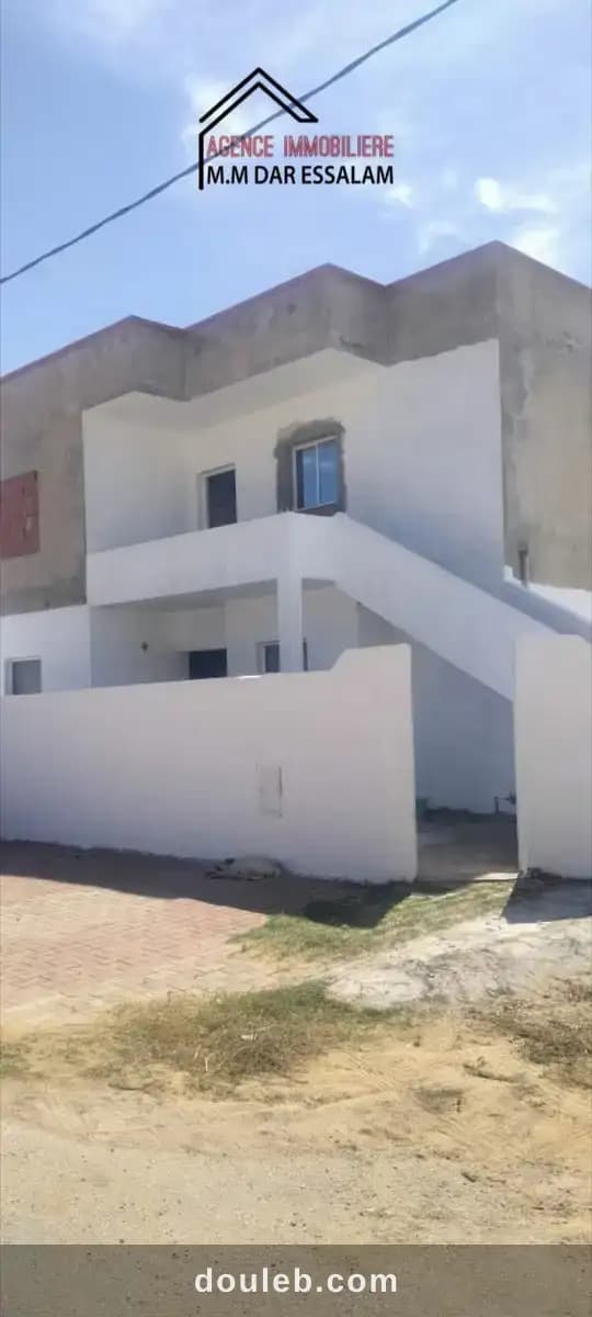 Maison avec deux étages près de la mer à Nabeul