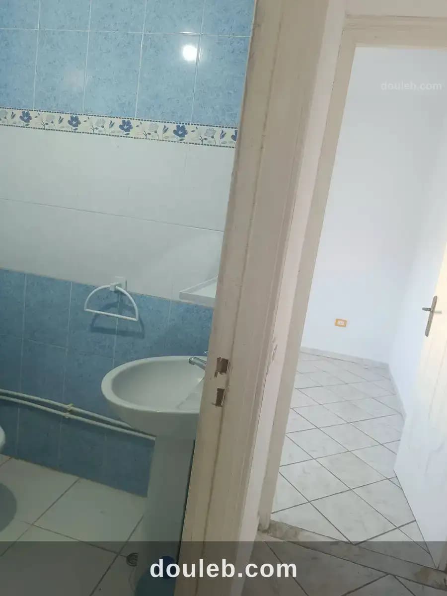 Un petit appartement - Miniature 4