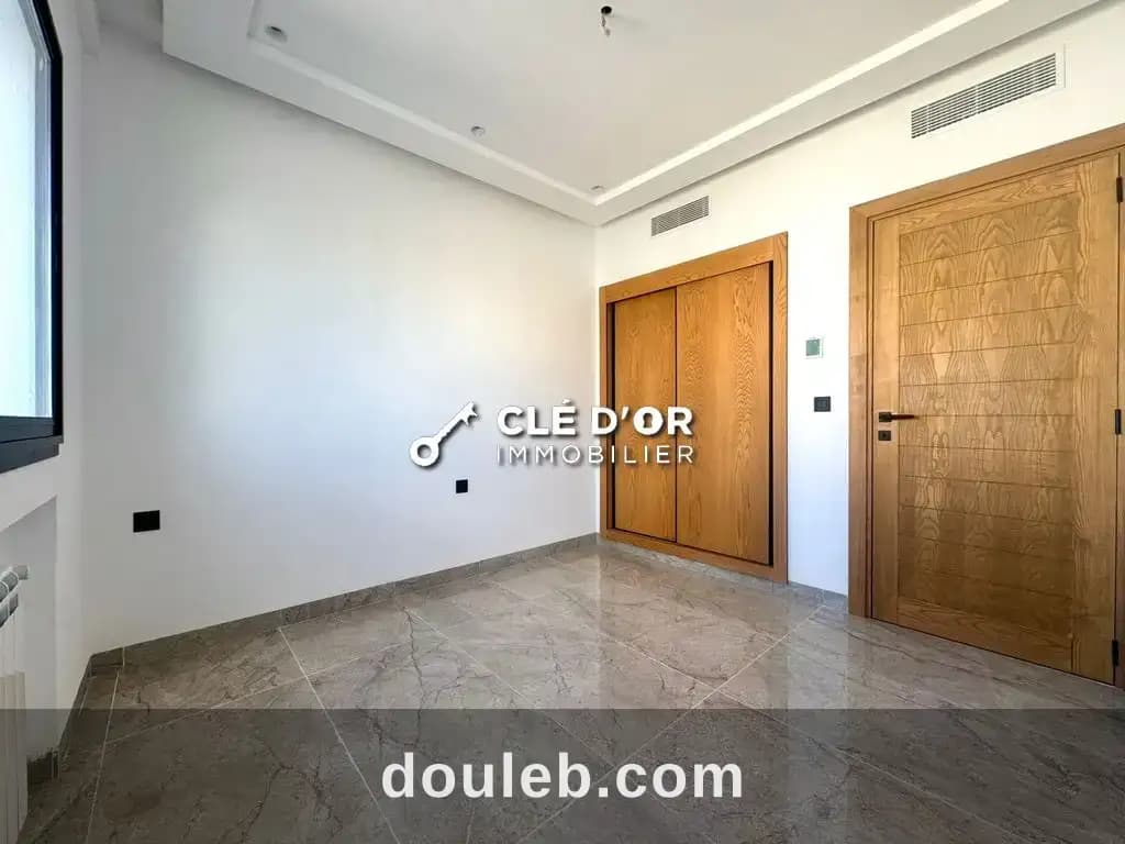 Bel appartement s2 aux jardins de carthage à Tunis