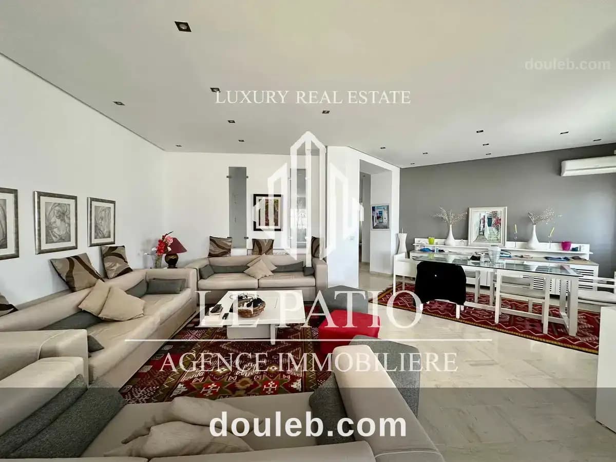 Etage de villa s3 meublé à la marsa cité du stade à Tunis