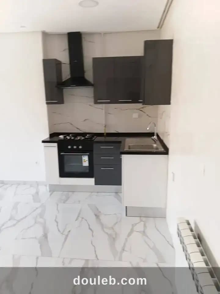 Un mignon appartement s1 à ennasr2 - Miniature 2