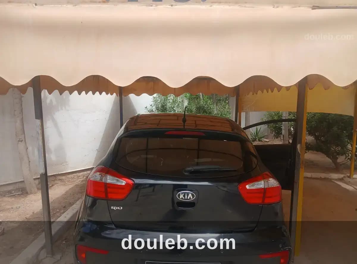 Voiture kia rio coupé à Ariana