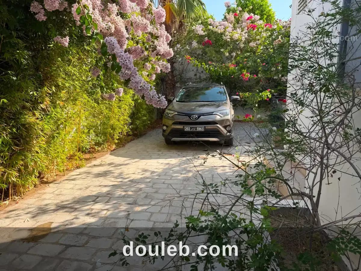 Toyota rav4 année 2018 en très bon état - Miniature 5
