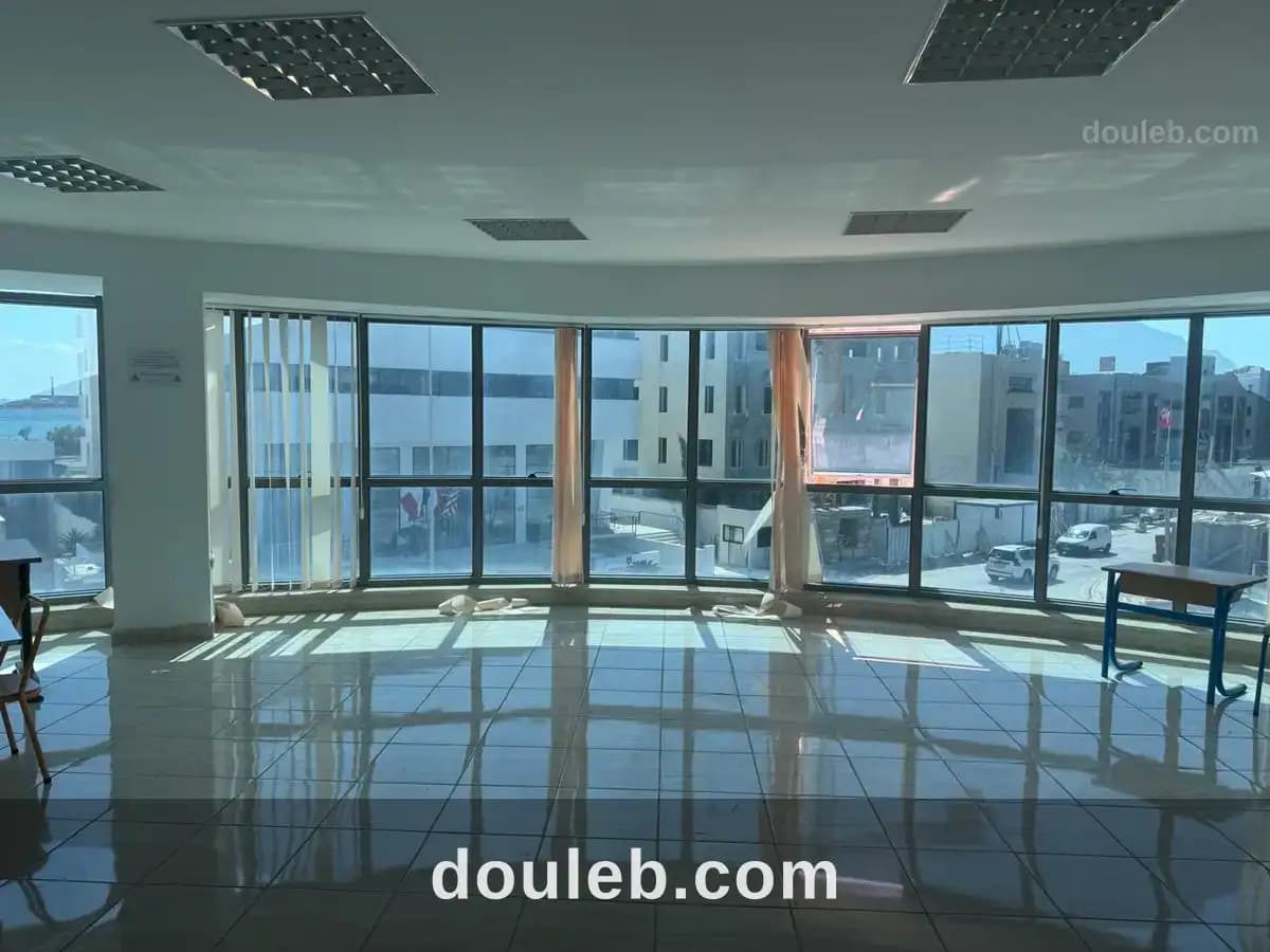Immeuble 2750 m2 avec grand potentiel au lac 3 - Miniature 4