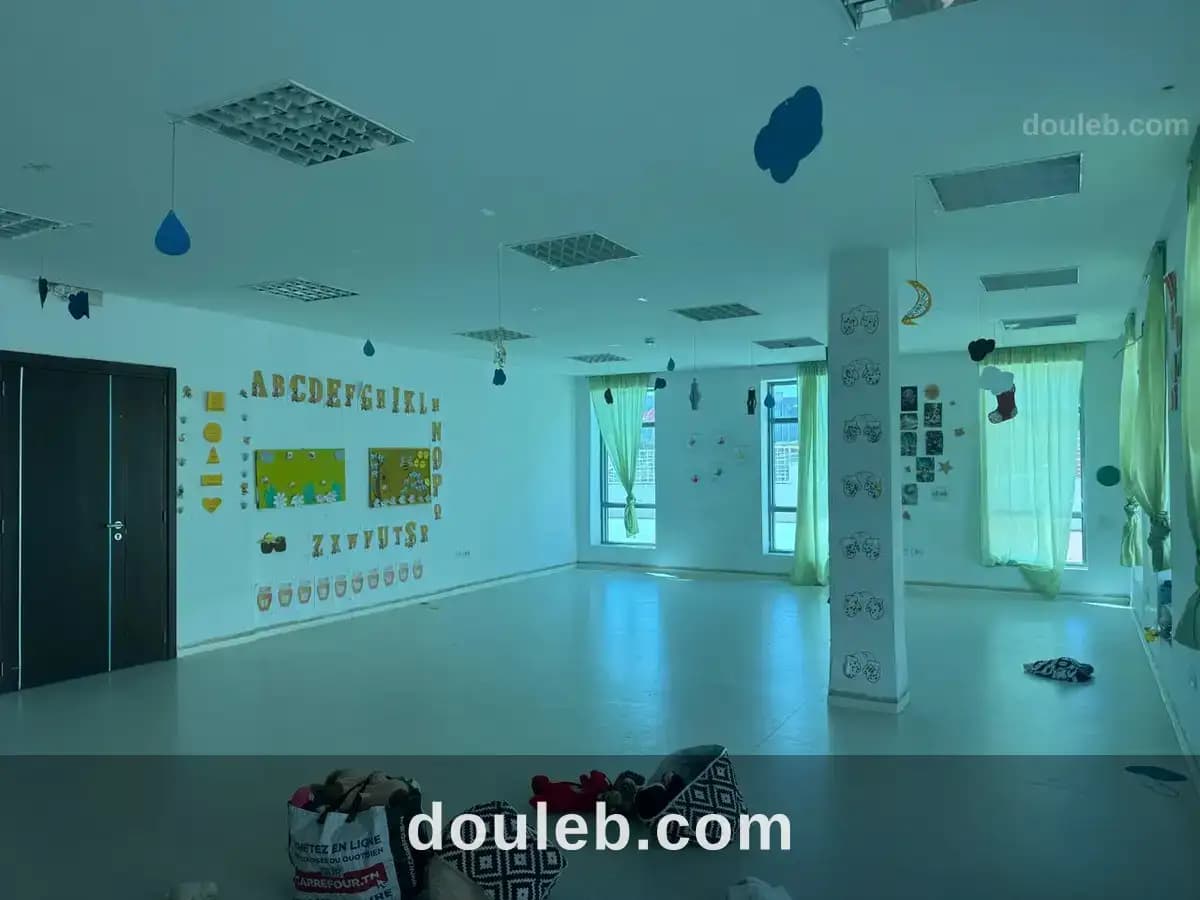 Immeuble 2750 m2 avec grand potentiel au lac 3 - Miniature 5