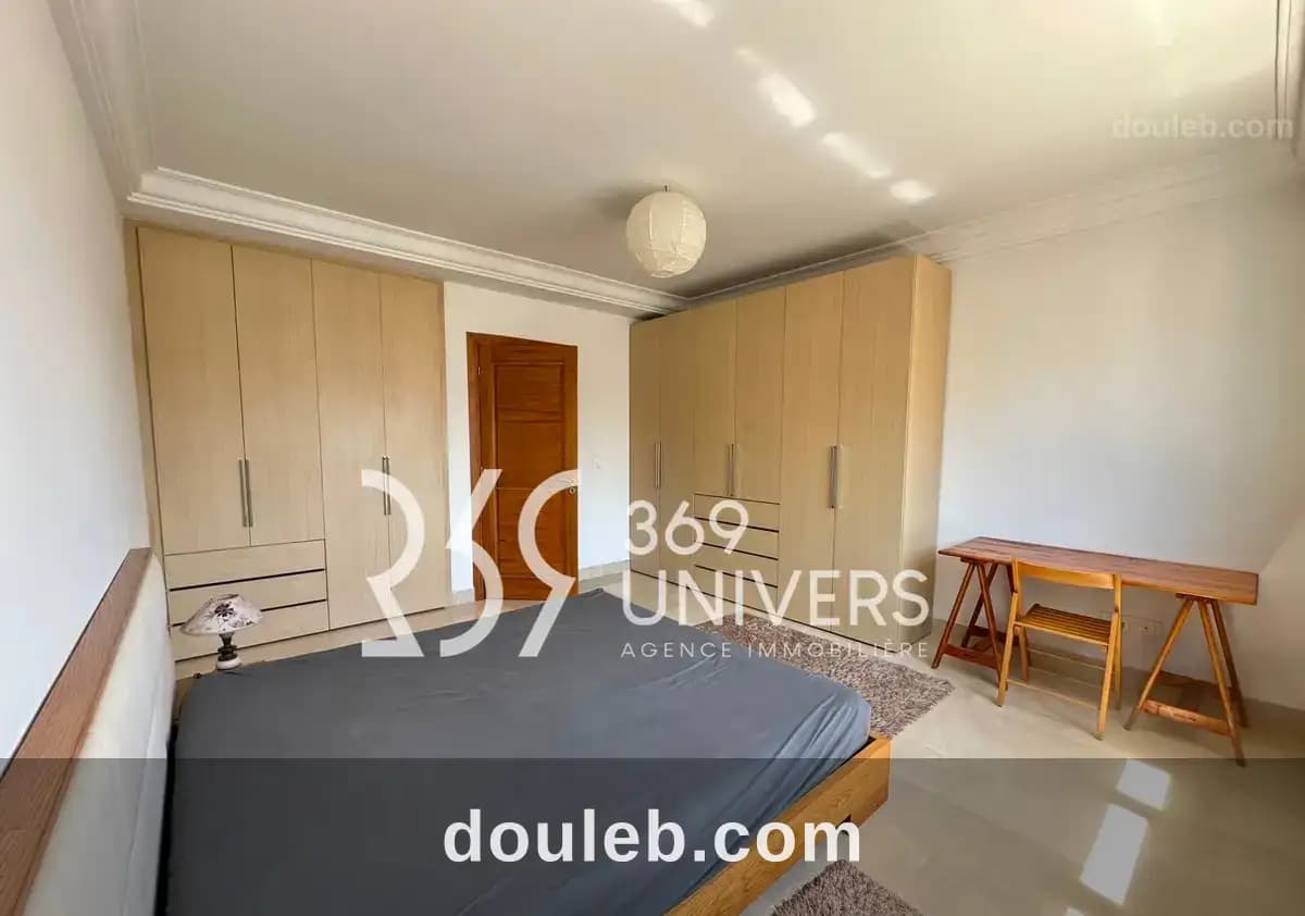 Etage meublé avec balcon à gammarth ref ra177 à Tunis