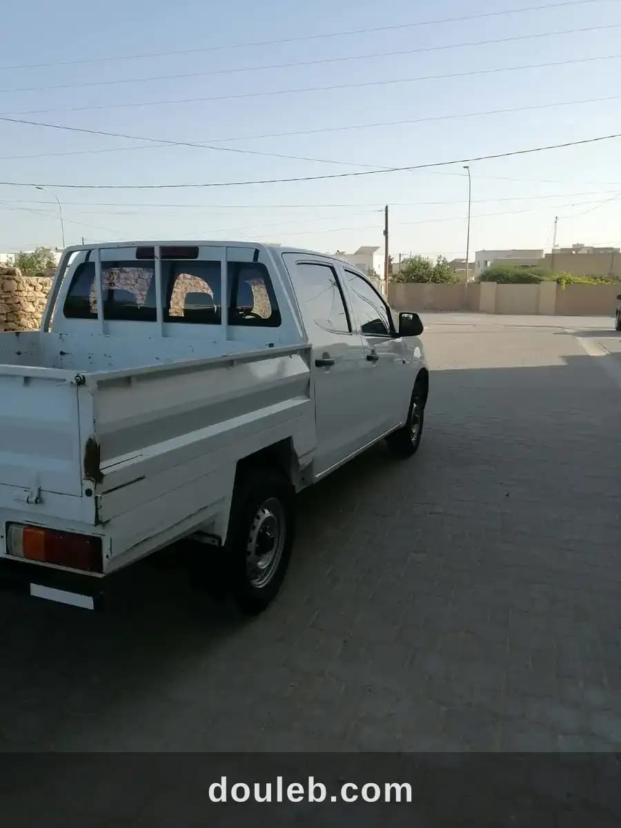 Isuzu dmax 4 portes très propre - Miniature 2