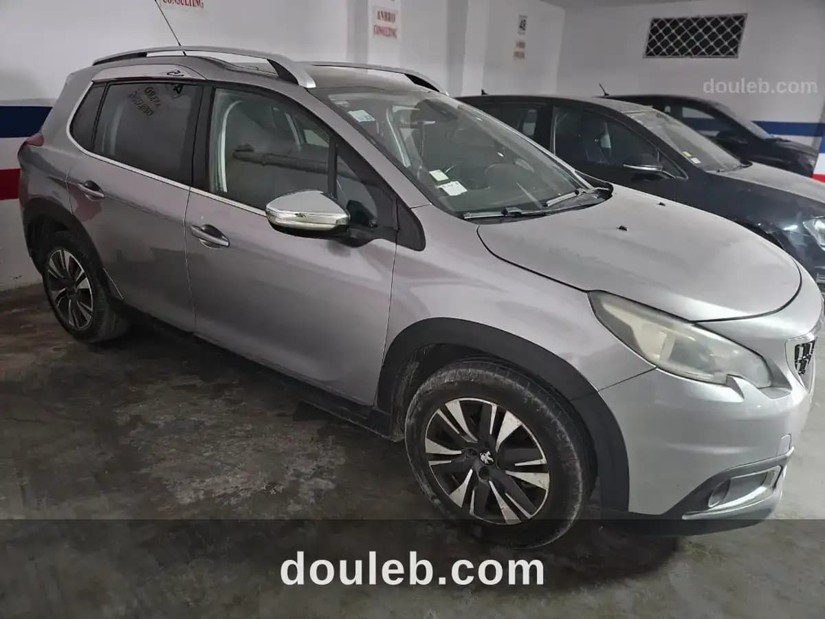 Peugeot 2008 5cv - Miniature 2
