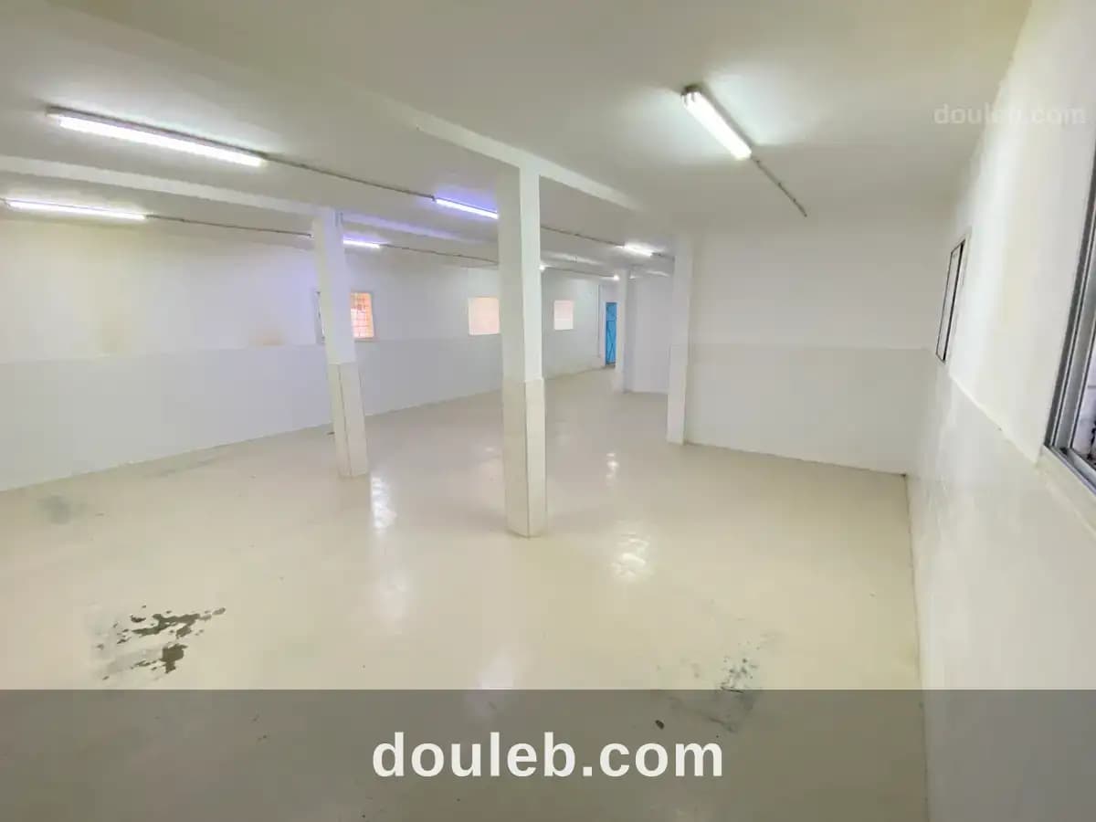 Dépôt 250m la soukra à Ariana