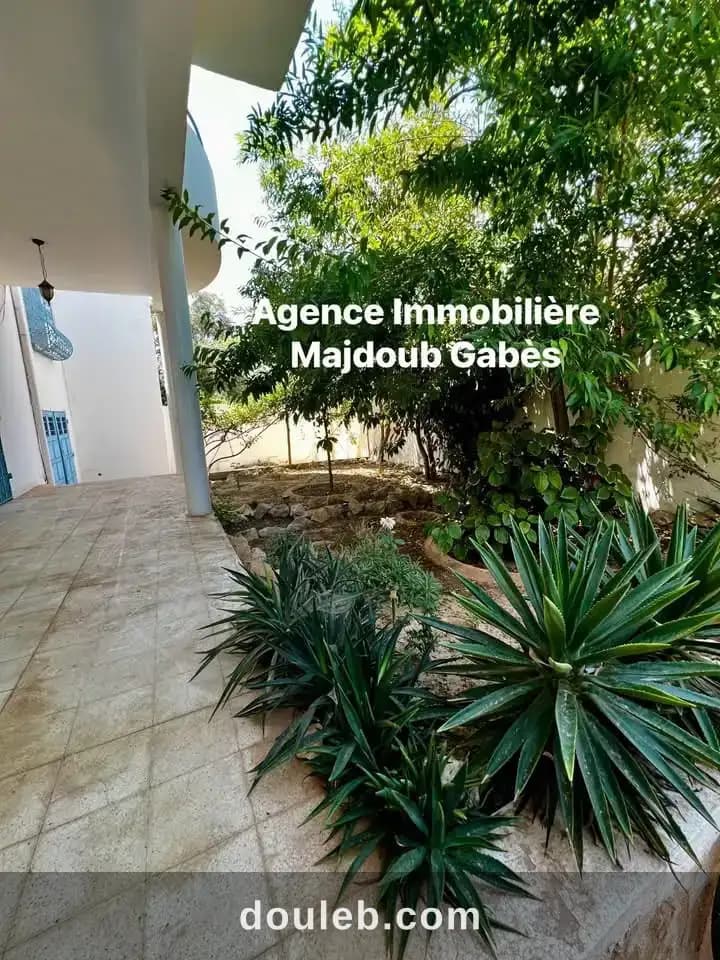 Villa à deux niveaux à bab bhar gabès - Photo 1