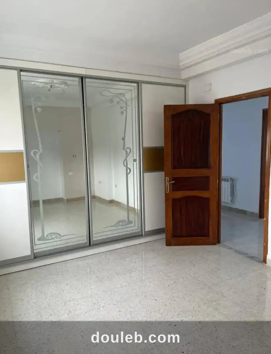 Etage de villa s plus 4 a menzah 4 - Miniature 3