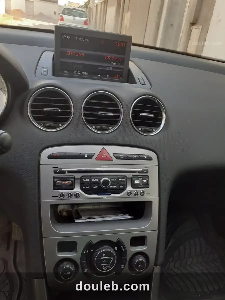 Peugeot 308 - Miniature 2
