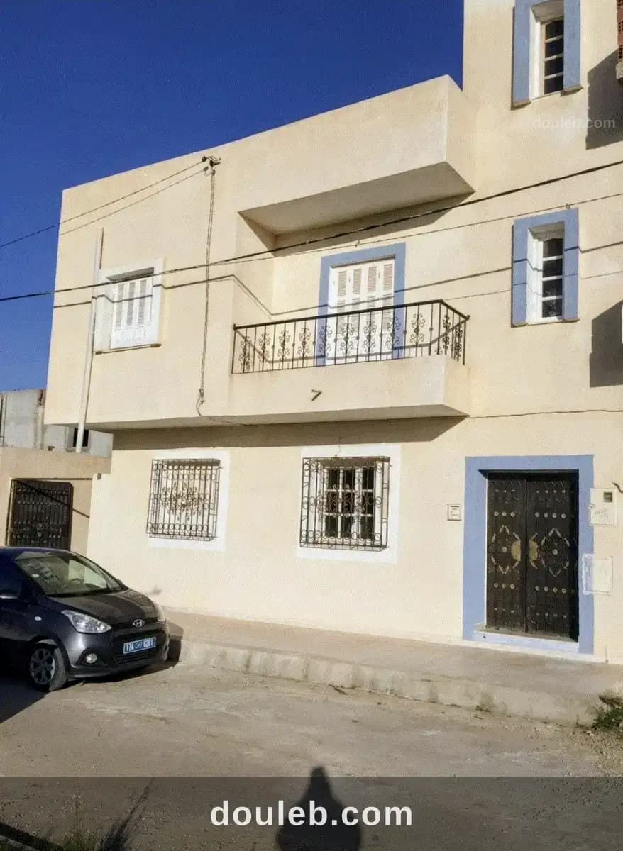 Algérien déménage à Monastir