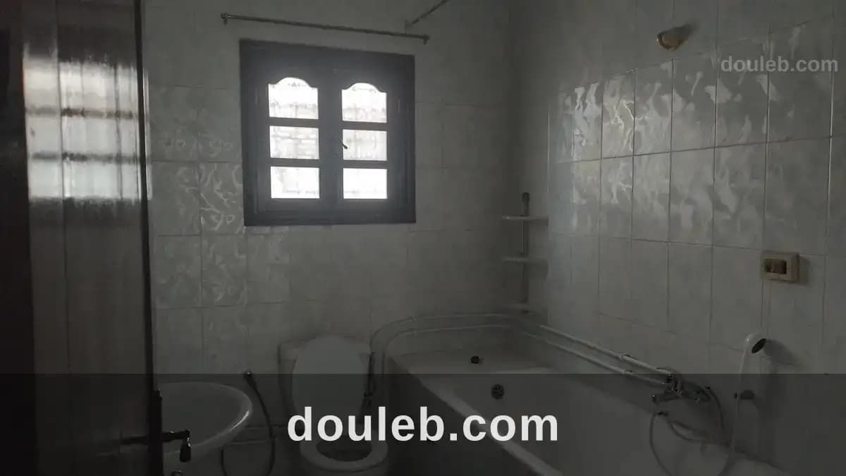 Dans une residence - Miniature 2