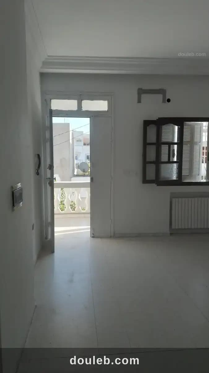 Dans une residence - Miniature 3