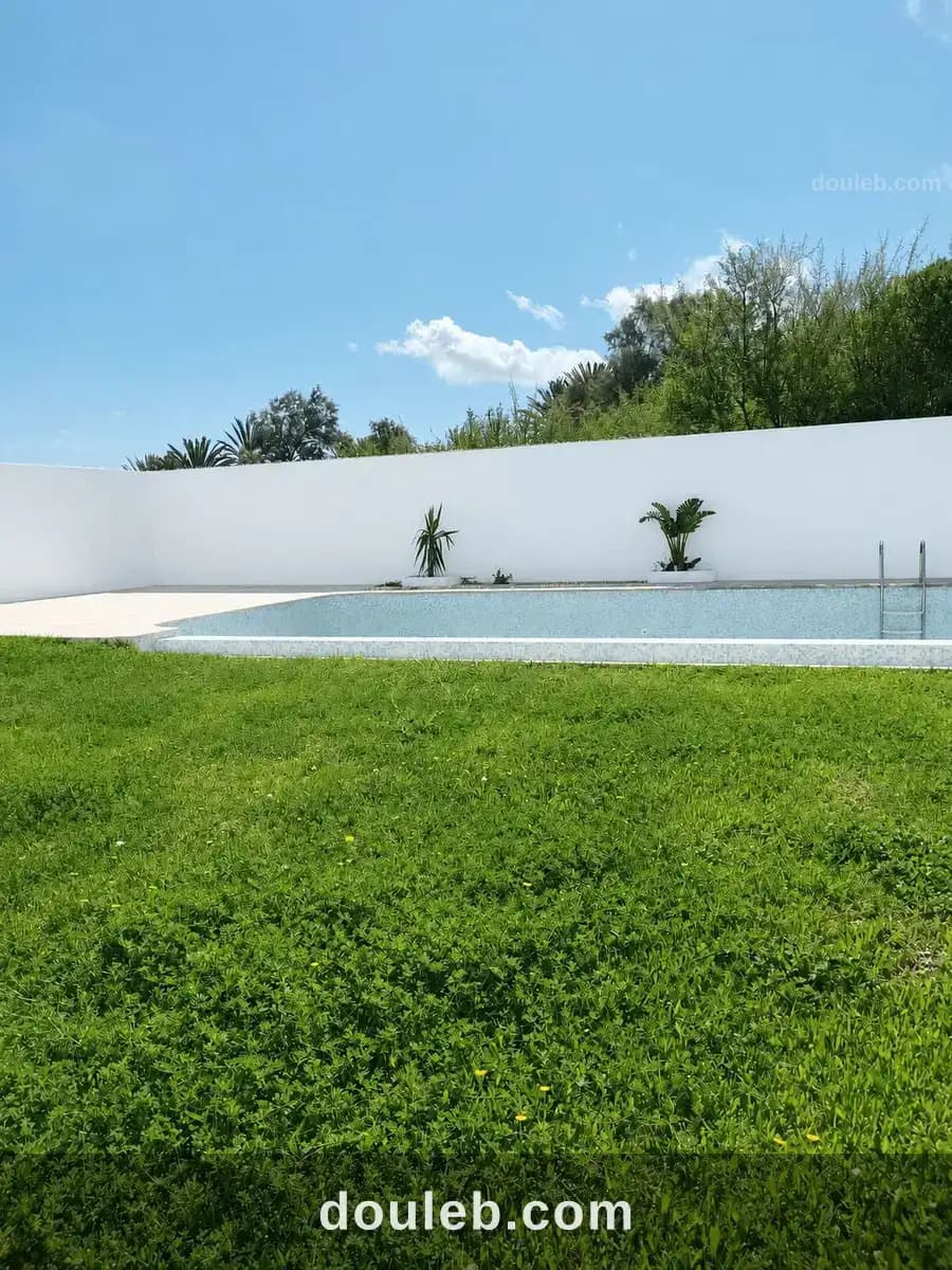 Villa avec piscine directe propriétaire à Ariana