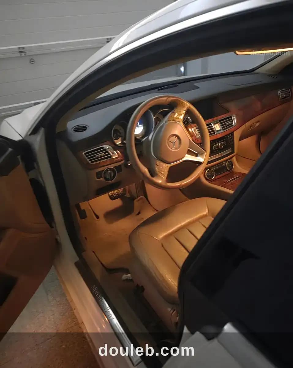 Mercedes cls - Miniature 2