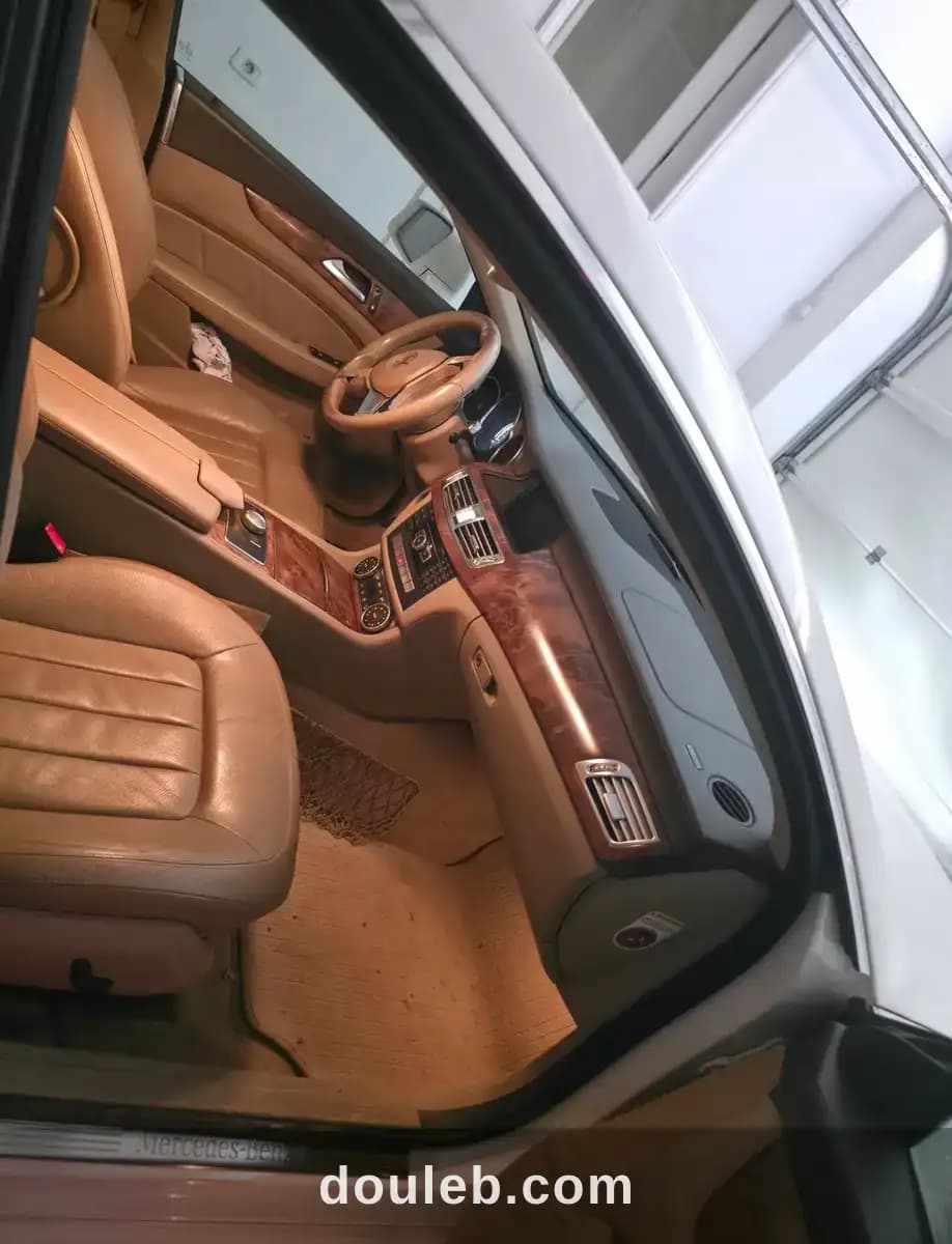 Mercedes cls - Miniature 3