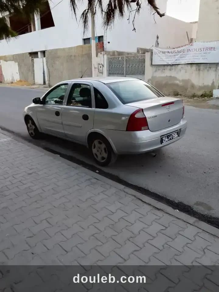 Opel corsa - Miniature 3