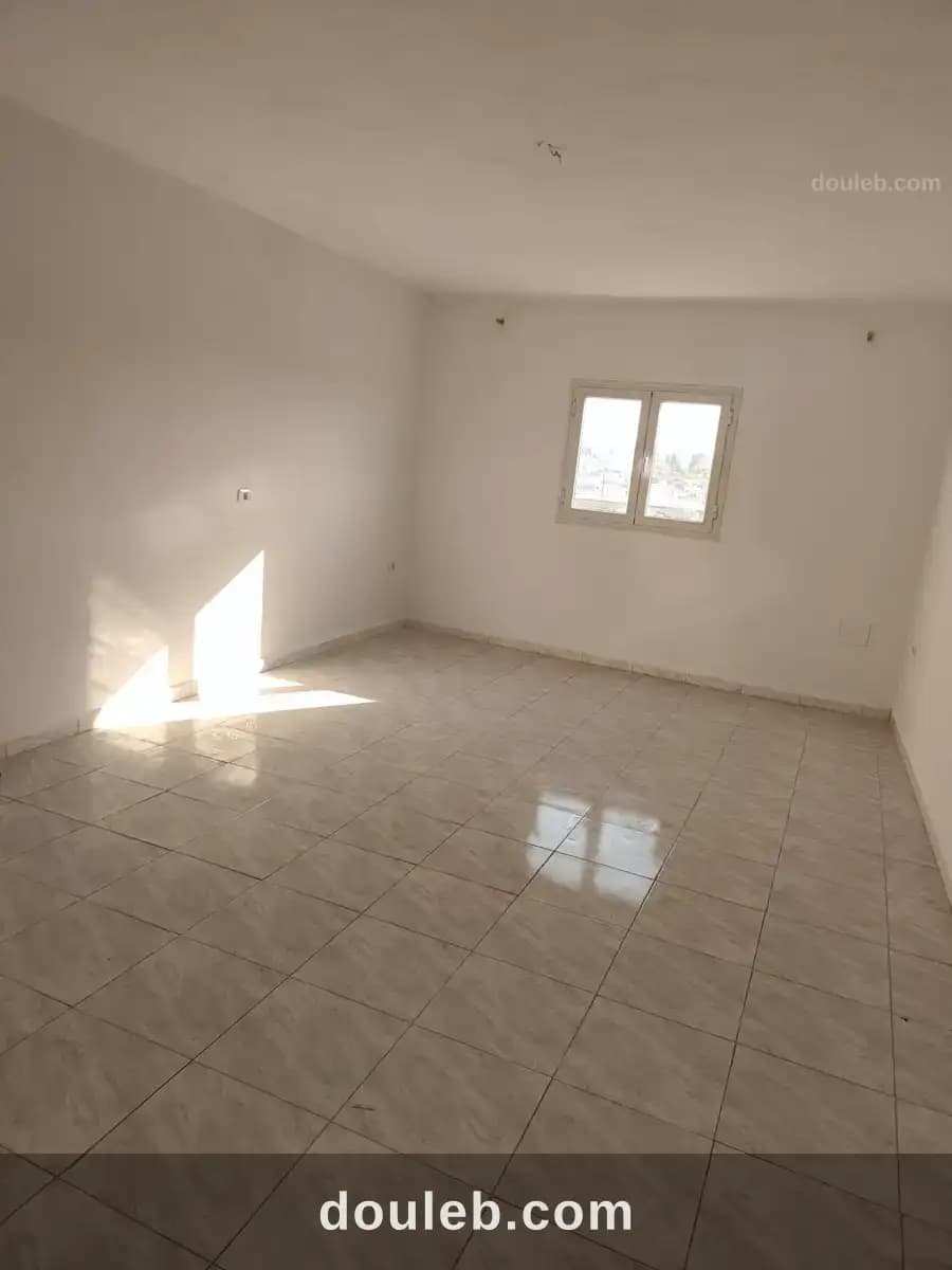 Appartement salon et deux chambres - Miniature 5