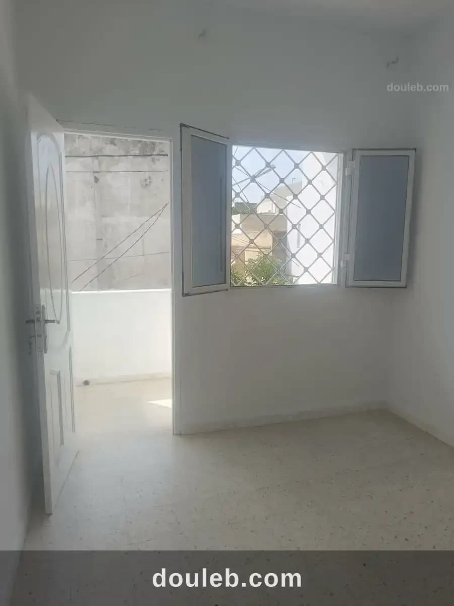 Première étage d'une maison - Miniature 2