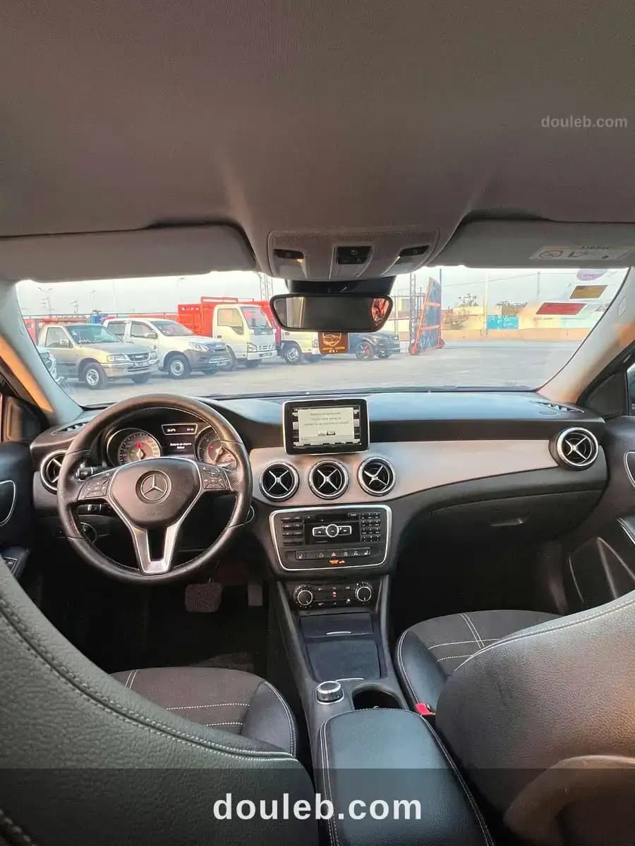 Mercedes gla180 essence 2015 à Tunis