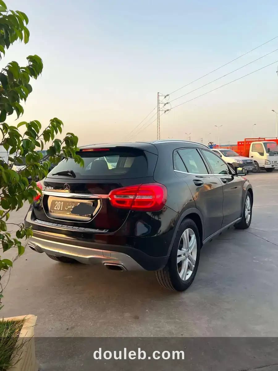 Mercedes gla180 essence 2015 - Miniature 3