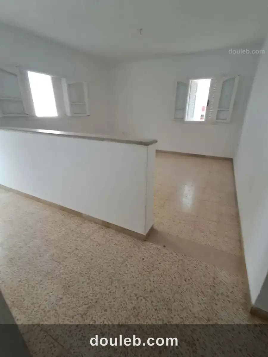Ennasr 2 rdc villa s2 avec jardin bien situé à Ariana