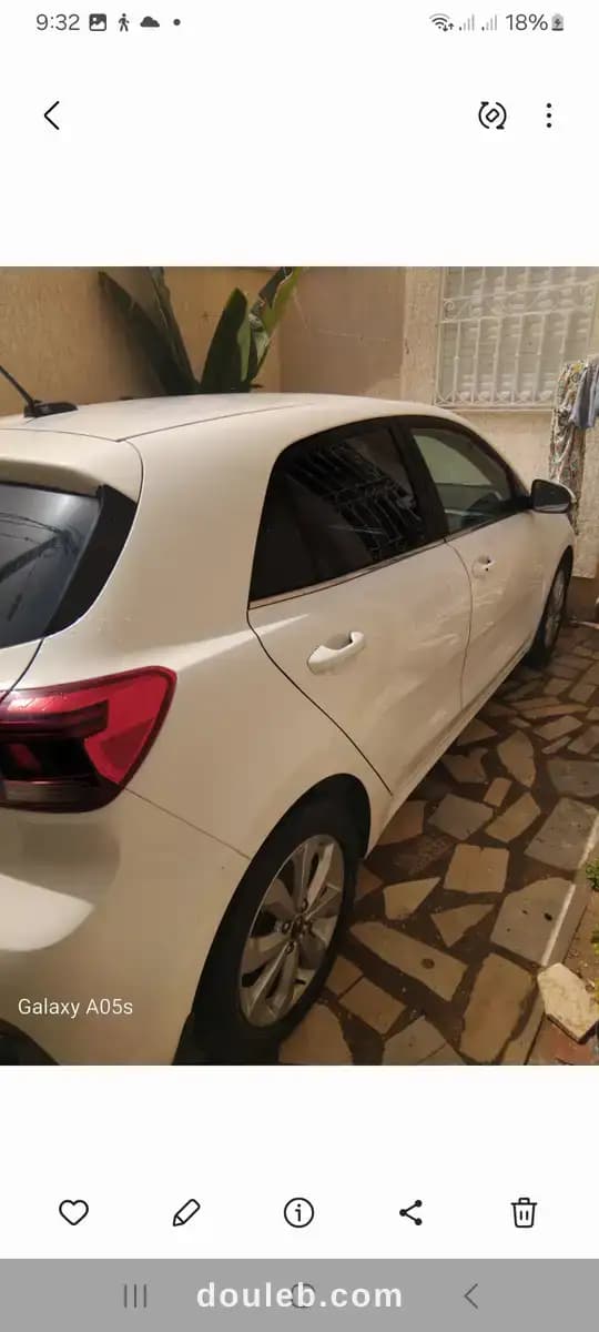 Kia rio blanche - Miniature 3
