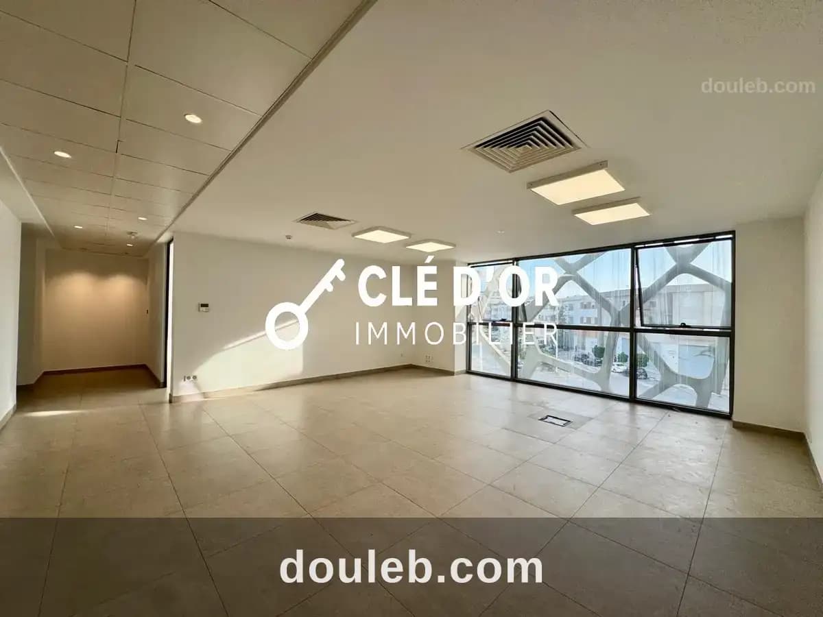 Spacieux bureau aux jardins de carthage à Tunis