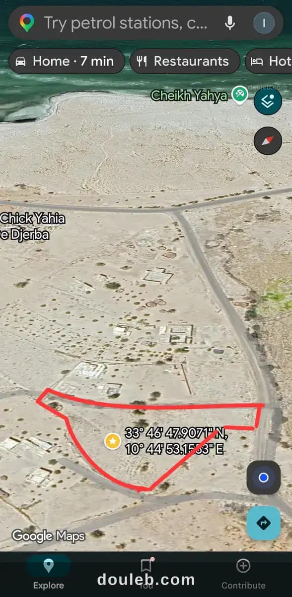 Grand terrain de à chikh yahia djerba à Médenine