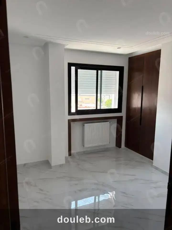 Un appartement s3 hst jamais habité à manouba - Miniature 3
